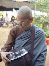 พท+สมณะบิณฑ์ที่งานชุมนุม (88).JPG