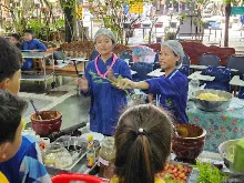 680529 อบรมนักเรียน รร.ขวาวใหญ่วิทยา เรียนรู้การทำอาหารมังสวิรัติ เมนูส้มตำ 48.jpeg