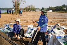 670120 สมุนพระรามเรียน ปวช ช่วยสะสางผักตบจากบุ่ง สสษ.ใส่ปุ๋ยแปลงแตงโมริมมูล 52.jpeg