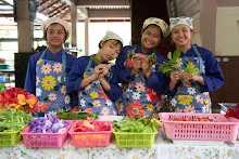 671124 สมุนพระราม ทำสลัดโรลแจก ที่โรงครัวกลาง 123.jpg