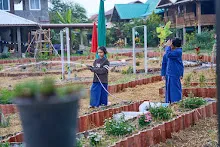 671225 สมุนพระรามเตรียมตัวไปแสดงที่ห้างสุนีย์ ในวันคริสมาสต์ 4.jpg