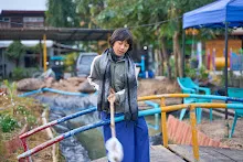 671225 สมุนพระรามเตรียมตัวไปแสดงที่ห้างสุนีย์ ในวันคริสมาสต์ 14.jpg