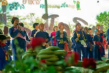671230 สมุนพระรามแสดงร้องเพลง พิธีเปิดงานเพื่อฟ้าดิน คนมาดูงาน ทำ5ส ทำสวนบ่าย 157.jpg