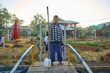 671221 เช้าสมุนพระรามดูแลสวน และขนหินทำน้ำตก บ่ายเล่นเกมกับครูโหน่ง 10.jpg