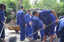 680602 สมุนพระราม และ สสธ.ขนทรายและปรับพื้นที่หน้าเฮือนศูนย์สูญ 89.JPG