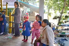 671230 สมุนพระรามแสดงร้องเพลง พิธีเปิดงานเพื่อฟ้าดิน คนมาดูงาน ทำ5ส ทำสวนบ่าย 83.jpg