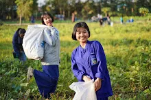 680204 สสธ.ชาวชุมชน สีเหลืองสีแดง เก็บถั่วพุ่มนาลานกราบ 86.jpg