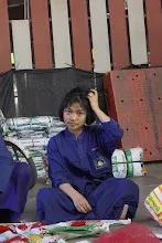 680108 สสธ.ม.ปลายช่วยกันทำชุดรีไซเคิลงานวันเด็ก กล้องเด็กถ่ายเอง 212.jpg