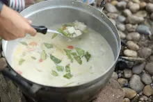 671115 ค่ายเปิดเทอมนักเรียนสัมมาฯ ฝึกทำอาหารและกินข้าว  88.JPG