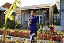 680117 สมุนพระรามปรับปรุงสวน ทาสีเสาป้ายสวนครอบครัวน่ารัก 56.jpg
