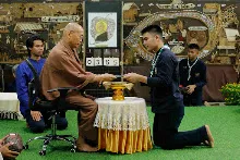 680411 พิธีรับกลด รุ่น กราบลาหลวงปู 36.jpeg