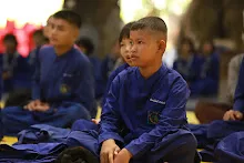 680519 พิธีรับชุดนักเรียนสัมมาสิกขาราชธานีอโศก ม.1 ม.4  112.JPG