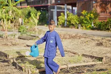 680103 สมุนพระรามดูแลสวนเช้า เย็น เปียหม่องเริ่มทำน้ำตก 10.jpg