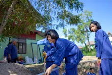 671207 สมุนพระรามทำสวนครอบครัวน่ารัก รดน้ำ เพราะกล้า ถมบ่อ 35.jpg