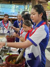 680529 อบรมนักเรียน รร.ขวาวใหญ่วิทยา เรียนรู้การทำอาหารมังสวิรัติ เมนูส้มตำ 34.jpeg
