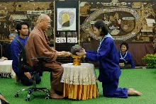680411 พิธีรับกลด รุ่น กราบลาหลวงปู 45.jpeg