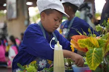 680529 สมุนพระราม สาธิตทำสลัดโรล งานอบรม นร.ขวาวใหญ่วิทยา สุรินทร์ 31.jpeg