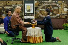 680411 พิธีรับกลด รุ่น กราบลาหลวงปู 19.jpeg