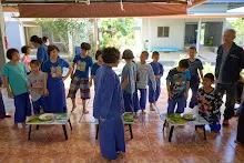671228 สมุนพระรามเข้าค่าย เรียนการปรับปรุงพันธุ์พุทธรักษา เล่นเกมกินวิบาก พาทัวร์รถราง 92.jpg