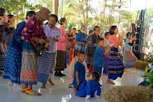 671230 สมุนพระรามแสดงร้องเพลง พิธีเปิดงานเพื่อฟ้าดิน คนมาดูงาน ทำ5ส ทำสวนบ่าย 259.jpg