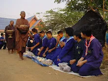 พท+สมณะบิณฑ์ที่งานชุมนุม (74).JPG