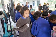 680101 กลุ่มอุโบสถศีล ไปเยี่ยม นร.สมุนพระรามที่โรงเรียน 3.jpg