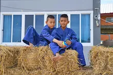 671214 สมุนพระรามทำสวนเช้า พบคณะสมณะเพาะพุทธมาเยี่ยมสวน