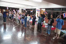 680703 เด็กสมุนพระรามนั่งรถไฟไปปฐมอโศก ร่วมงาน ๙๐ ปี ลุงจำลอง 107.jpeg