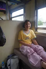 680703 เด็กสมุนพระรามนั่งรถไฟไปปฐมอโศก ร่วมงาน ๙๐ ปี ลุงจำลอง 168.jpeg
