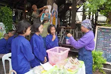 680720 สมุนพระราม ฝึกพาณิชย์บุญนิยม ขายสินค้า อุทยานบุญนิยม 6-2568 453.jpeg