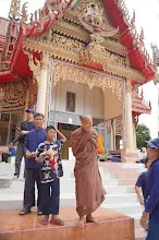 680706 เด็กสมุนพระรามไปเนินพอกิน ร่วมงาน ๙๐ ปี ลุงจำลอง ไปสะพานรถไฟสายมรณะ วัดถ้ำเสือ จามจุรีย์ยักษ์ 150.jpeg