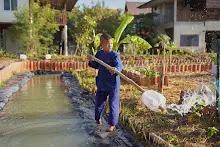 680103 สมุนพระรามดูแลสวนเช้า เย็น เปียหม่องเริ่มทำน้ำตก 18.jpg