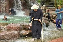 680511 ภาพโฮมแฮงขัดนำตกองค์พระพุทธธาในวันวิสาขฯ 87.jpeg