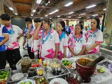 680529 อบรมนักเรียน รร.ขวาวใหญ่วิทยา เรียนรู้การทำอาหารมังสวิรัติ เมนูส้มตำ 63.jpeg