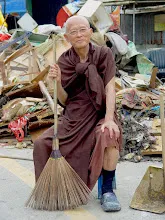 12. สถาบันขยะวิทยาด้วยหัวใจ