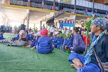 671231 สมุนพระรามไปเต้นรีวิวเพลงอย่าบอน งาน พฟด. 55.jpg