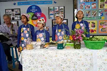 680401 อ.ดร.อานนท์ เอื้อตระกูลและคณะ เยี่ยมสวนครอบครัวน่ารัก  95.jpg