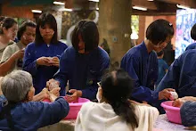 680416 รดน้ำดำหัว วันกตัญญูบูชาบรรพชน 51.JPG