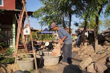 680103 สมุนพระรามดูแลสวนเช้า เย็น เปียหม่องเริ่มทำน้ำตก 40.jpg