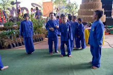 671230 สมุนพระรามแสดงร้องเพลง พิธีเปิดงานเพื่อฟ้าดิน คนมาดูงาน ทำ5ส ทำสวนบ่าย 286.jpg