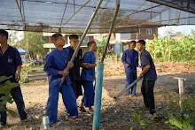 680123 สสธ.ม.4 ช่วยกางเต๊นท์เรือนเพาะชำสวนครอบครัวน่ารัก 11.jpg