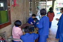 680101 กลุ่มอุโบสถศีล ไปเยี่ยม นร.สมุนพระรามที่โรงเรียน 19.jpg