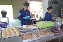 680716 ภาพทำขนมปัง ฐานงานแม่สะอาด Mothers Vegan Bakery 535.JPG