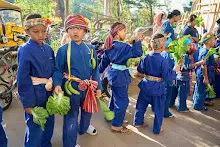 671230 สมุนพระรามแสดงร้องเพลง พิธีเปิดงานเพื่อฟ้าดิน คนมาดูงาน ทำ5ส ทำสวนบ่าย 107.jpg