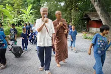 680703 เด็กสมุนพระรามนั่งรถไฟไปปฐมอโศก ร่วมงาน ๙๐ ปี ลุงจำลอง 274.jpeg