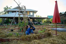 671226 สมุนพระรามทำสวนในวันหยุดเช้า 3.jpg