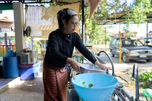 671128 วันหยุด สสธ.ม.4 สมุนพระราม ไปช่วยขนกล้าไม้ดอก จากสวนไวพลัง 159.jpg