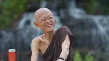 สื่อธรรมะพ่อครู(อาริยบุคคล) ตอน ทำไมพ่อครูต้องชื่อรัก.mp4