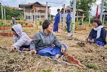 671216 สมุนพระราม ห่มดินสวนน่ารักด้วยฟางข้าว วัดระดับน้ำคลองไส้ไก่ 29.jpg
