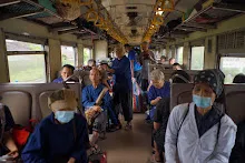 680703 เด็กสมุนพระรามนั่งรถไฟไปปฐมอโศก ร่วมงาน ๙๐ ปี ลุงจำลอง 109.jpeg